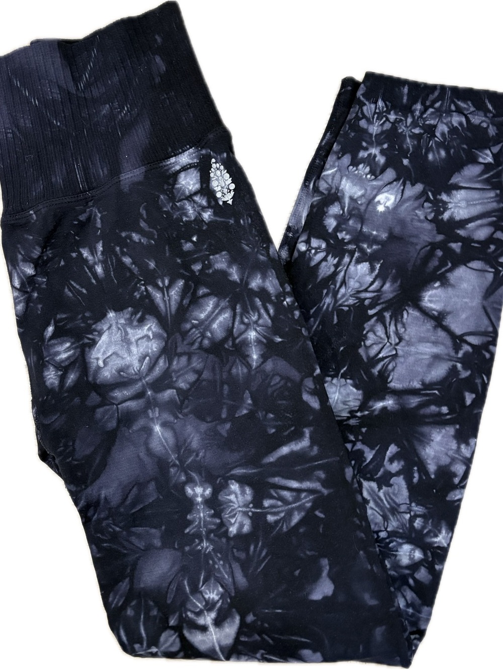 Free People (FP Move) Leggings — Black Tie-Dye Floral Print — Size M/L